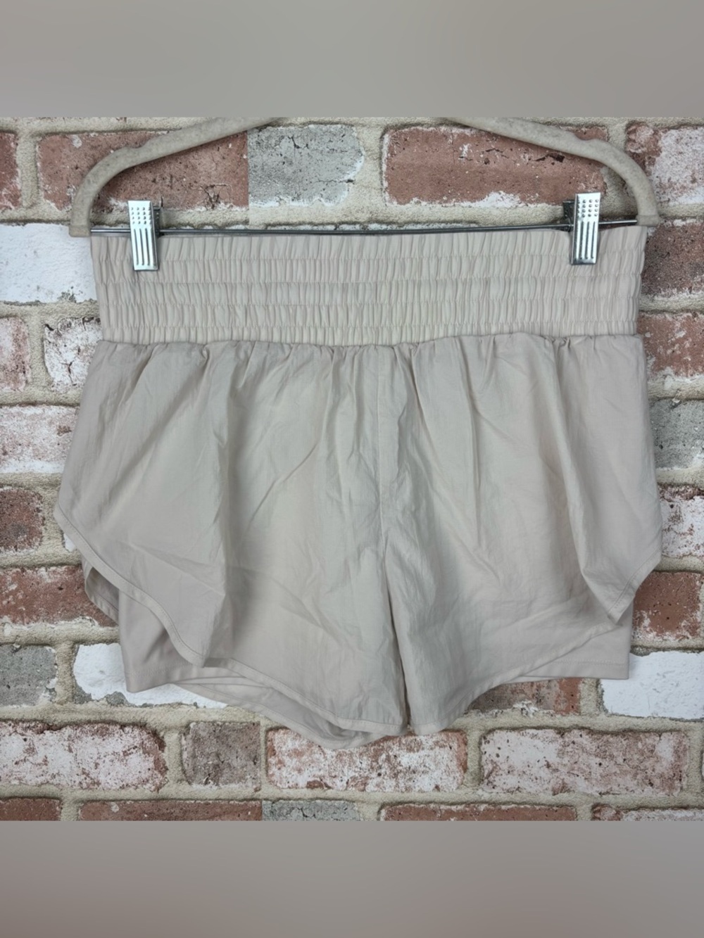 All in motion | Cream colored high rise workout running shorts size medium